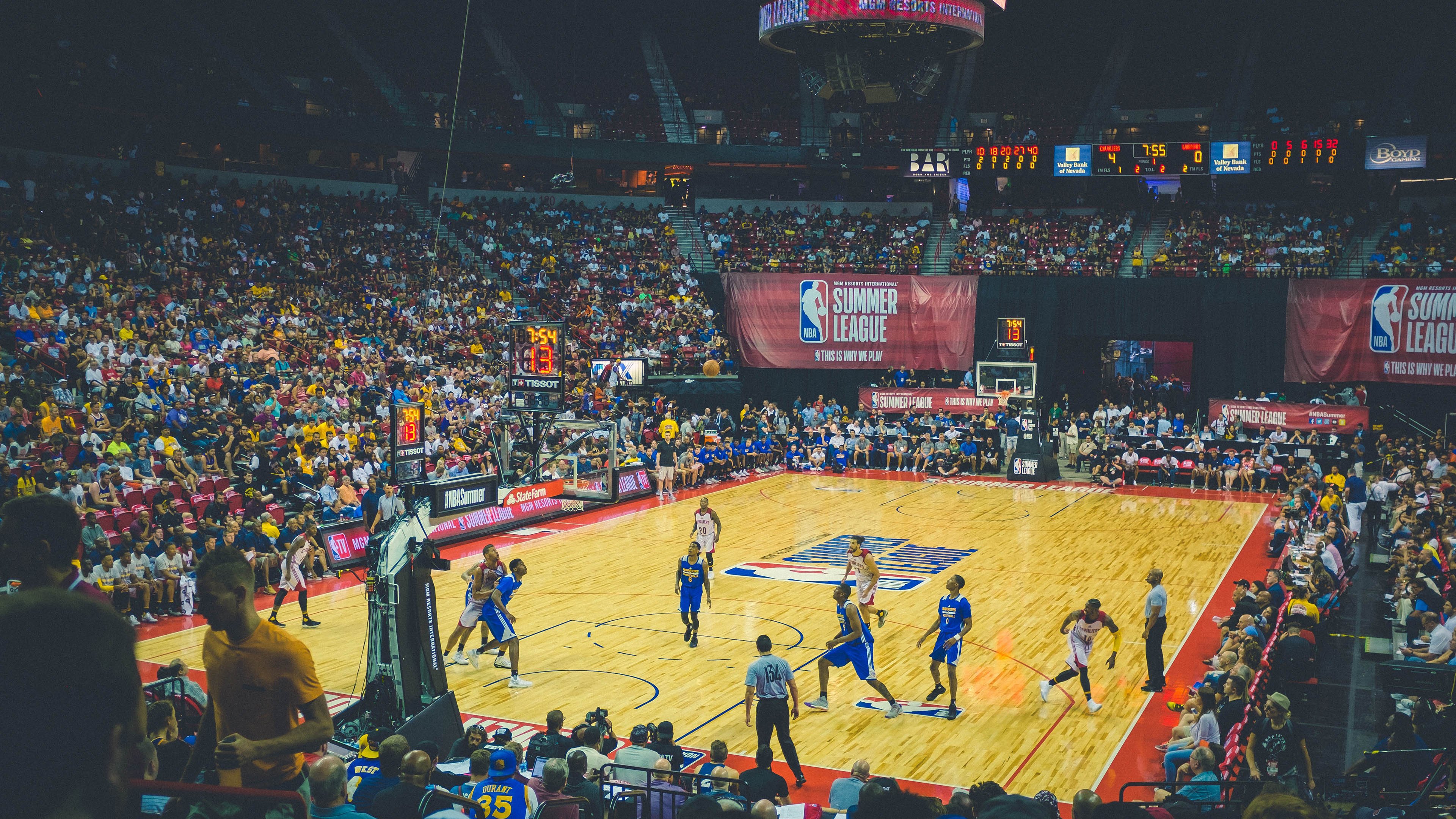 kaiyun开云·官方网站-今年的季后赛悬念：哪支“黑马”最终能夺冠？，今年季后赛几月份开始