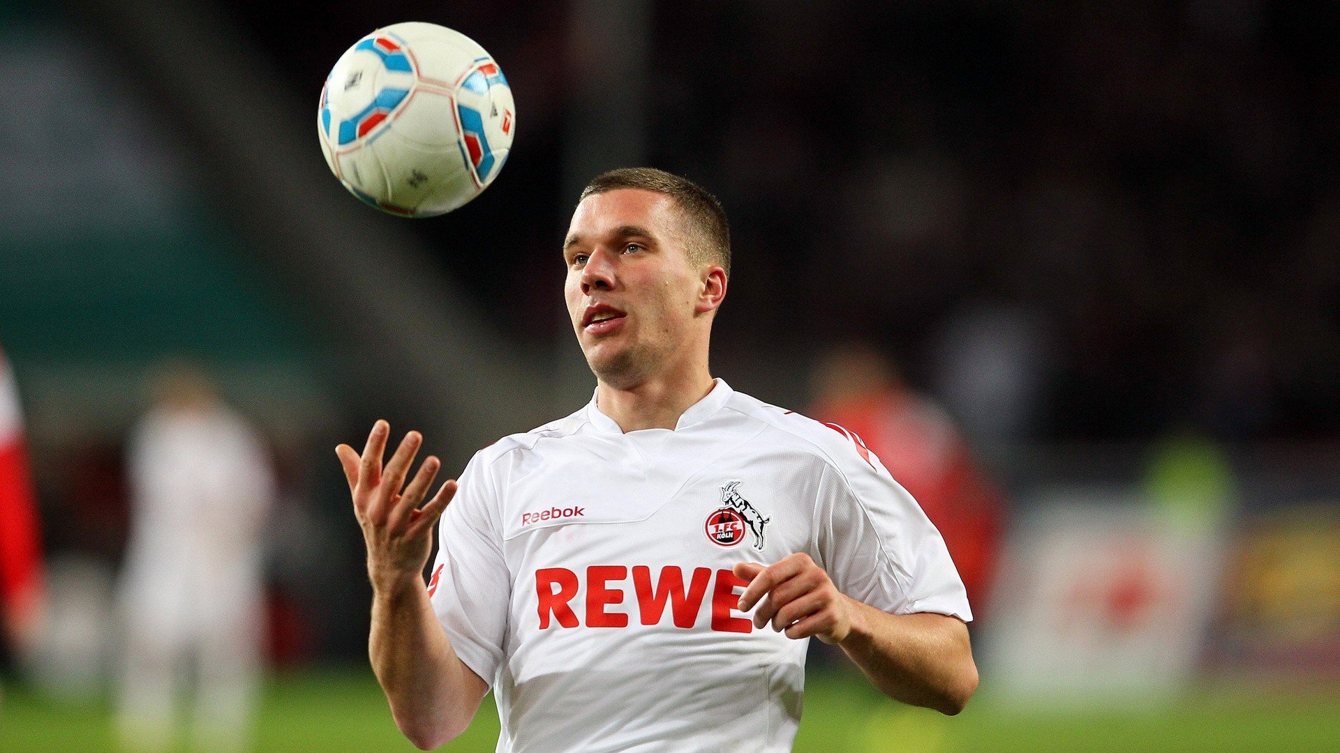 开云官方网页登录-绿色节能灯光系统在足球场普及，节能减排成新常态，绿色节能灯具